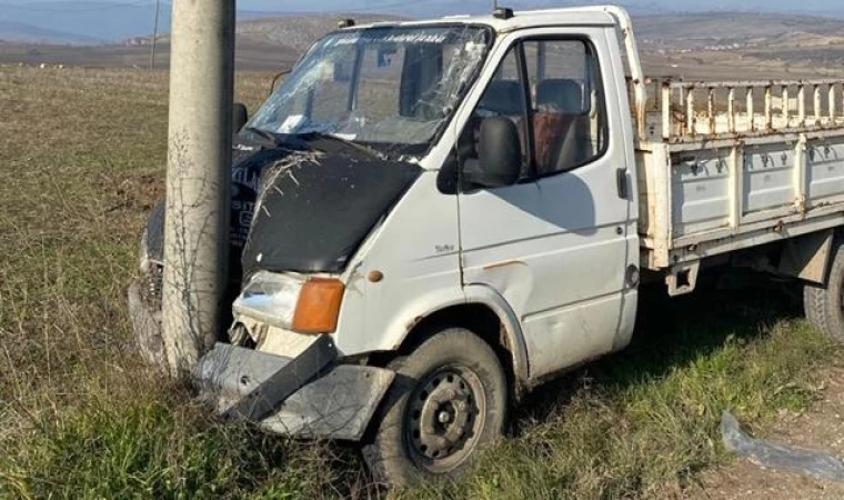 Kalp krizi geçiren sürücü direğe çarparak hayatını kaybetti