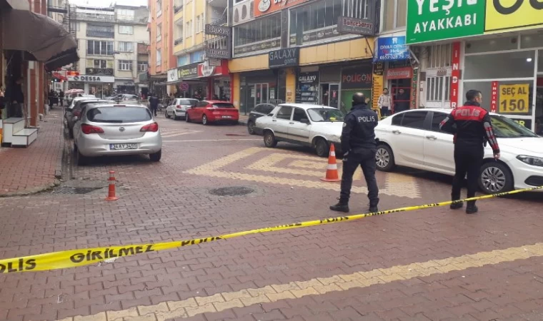 Sokak ortasında kavga: 2 yaralı, 2 gözaltı