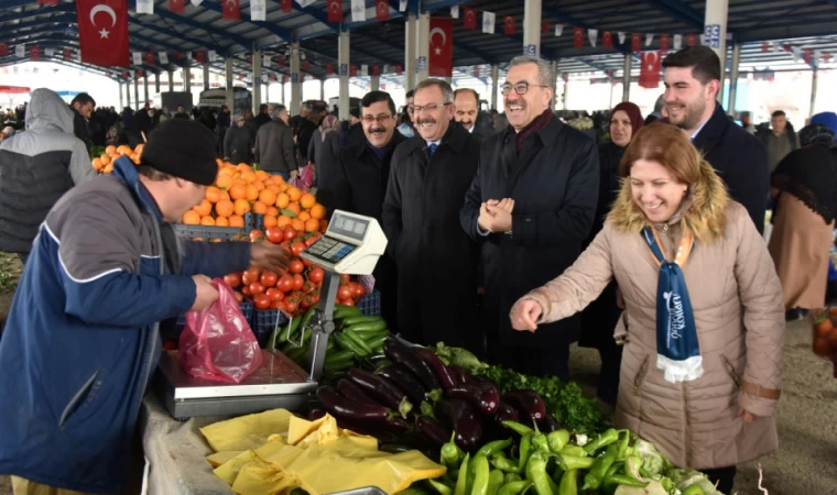 Başkan Güngör Göksun’da Esnaf ve Vatandaşlarla Bir Araya Geldi