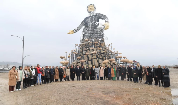 Başkan Mahçiçek, AK Parti Hatay Kadın Kolları’na EXPO 2023’ü anlattı