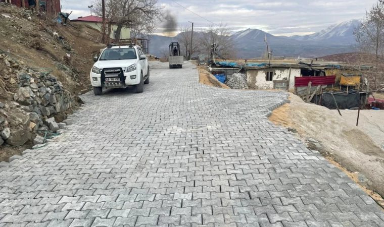 Büyükşehir Ekinözü’nde Ulaşım Yatırımlarını Sürdürüyor