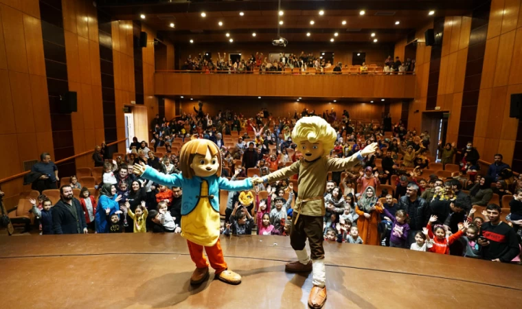 Minikler Maysa ve Bulut Gösterisini Çok Sevdi