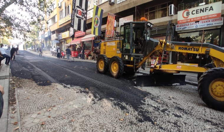 Projeyi tamamlayamayan belediye çareyi asfaltta buldu