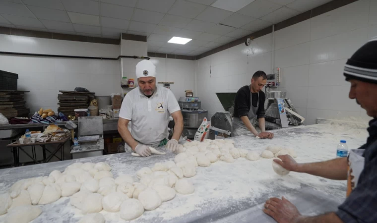 Büyükşehir’den Fırınlara 140 Ton Un