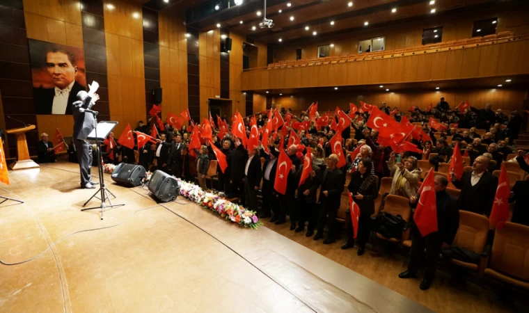 Kurtuluş Konseri Kırmızı Beyaza Büründü