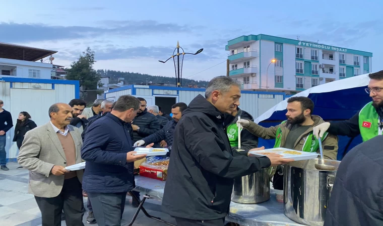 Başkan Okumuş İlk İftarını Vatandaşlar İle Birlikte Yaptı