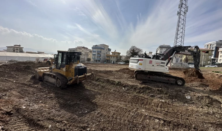 Büyükşehir Prefabrik Çarşı’da Altyapı Çalışmalarını Sürdürüyor