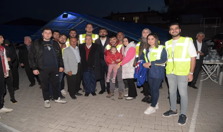 Başkan Mahçiçek, Fatmalı Mahallesi’ndeki vatandaşlarla iftarda buluştu