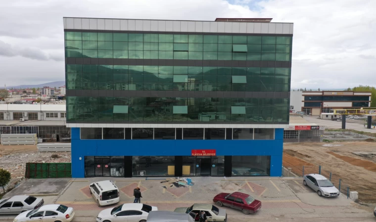 Elbistan Belediyesi yeni yerine taşınıyor