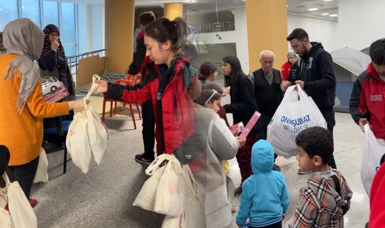 Onikişubat Belediyesi, sosyal yardımlarla yaralara merhem oluyor