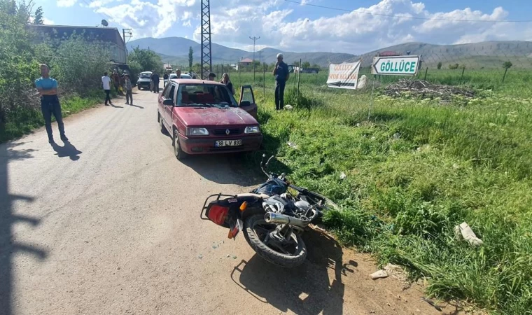 Afşin’de otomobil ile motosiklet çarpıştı: 2 yaralı