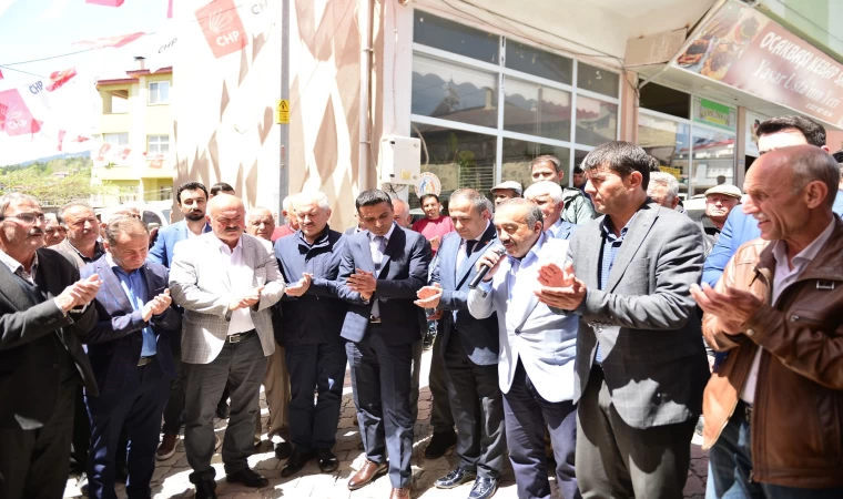 Elif gibi devletimizin yanında her zaman dimdik durduk