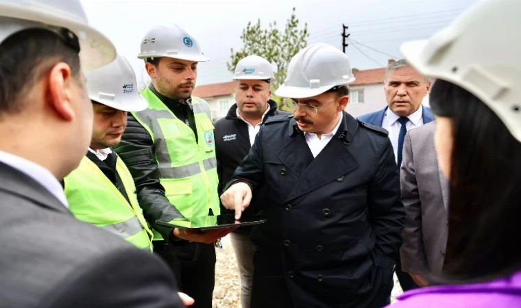 Yatırımları inceledi