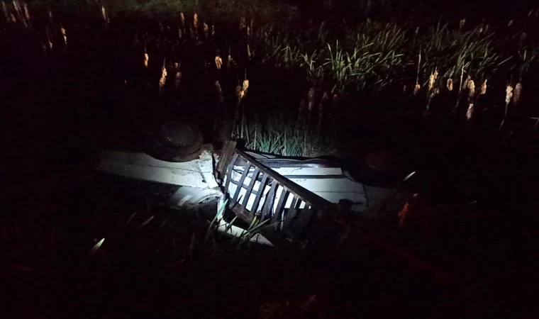 Göksun’nda bariyerlere çarpan otomobil takla attı: 2 yaralı