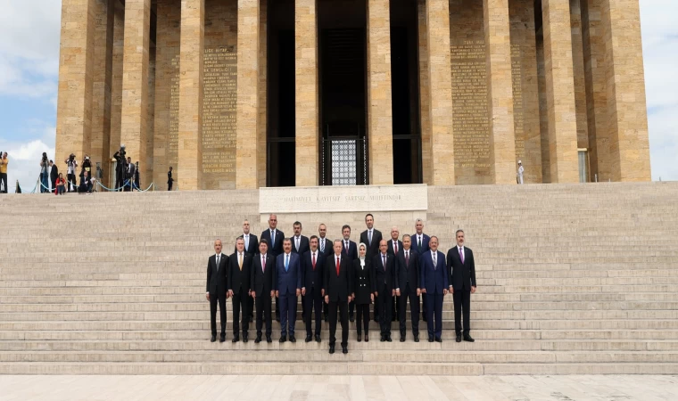 Yeni Kabine İle Anıtkabir’i Ziyaret Etti