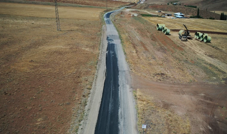 Büyükşehir, Afşin’de Kırsal Mahallelerin Yollarını Yeniliyor