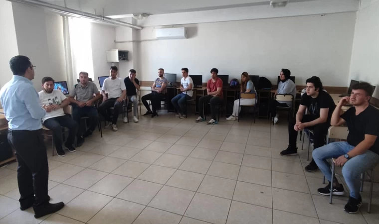 İstiklal Üniversitesi Bölüm Ve Programları Aday Öğrencilere Tanıtıldı