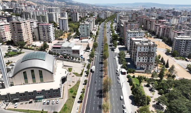 Büyükşehir, Binevler’de Yürüyüş Yollarının İmalatını Sürdürüyor