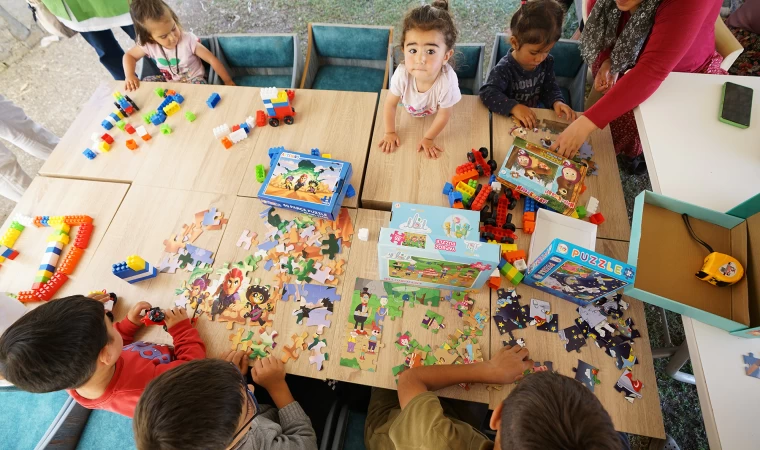 Minikler Gezici Kütüphane’yi Çok Sevdi