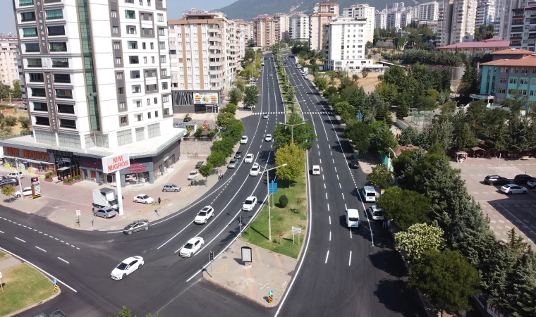 Mustafa Or Caddesi yenilenen yüzüyle hizmete sunuldu