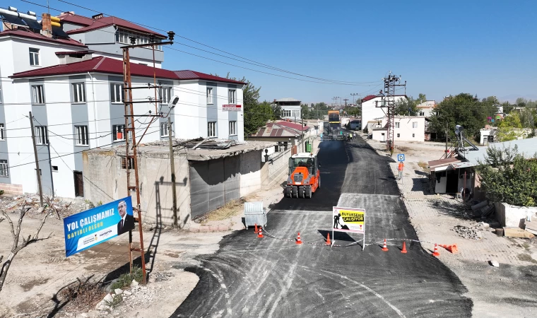 Büyükşehir, Darende Caddesi’nde Asfalt Yenilemelerini Tamamlıyor