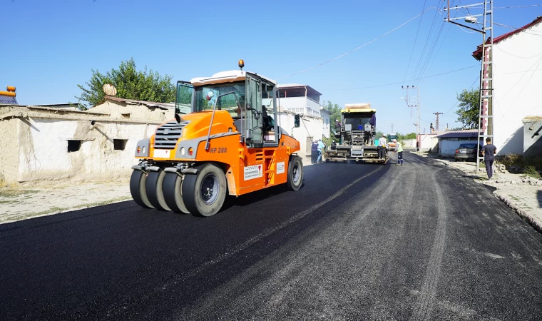 Büyükşehir, Darende Caddesi’nde Asfalt Yenilemelerini Tamamlıyor