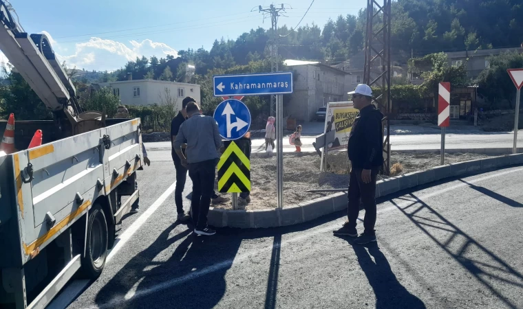 Büyükşehir, Trafik İşaret ve İşaretçilerinin Bakımını Sürdürüyor