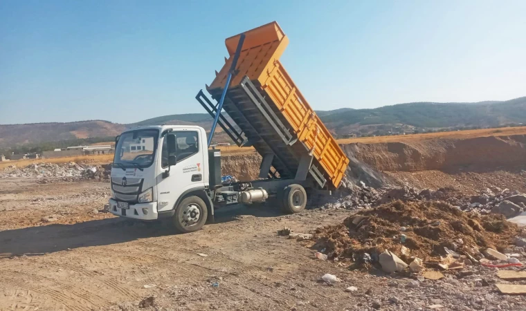 Büyükşehir, Dulkadiroğlu ve Onikişubat’ta Hafriyat Temizliğini Sürdürüyor