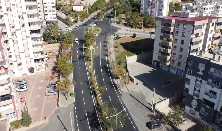 Kahramanmaraş Büyükşehir Belediyesi Cadde Yenileme Projesi ile Yolları Yeniliyor