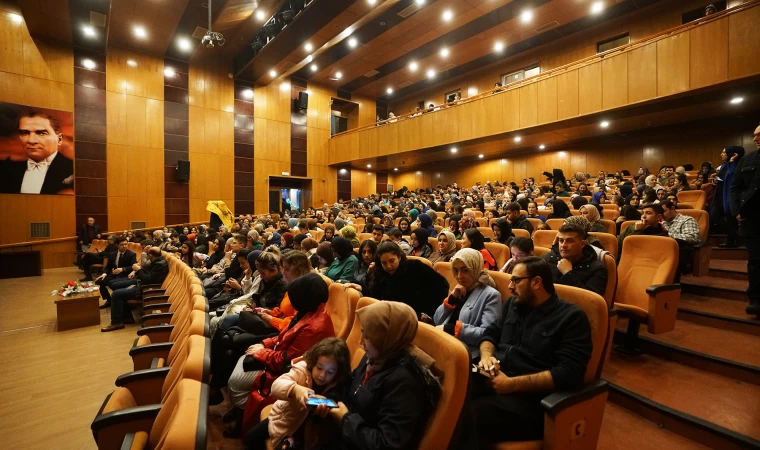 Şiir ve Edebiyat Günleri’nde Cahit Zarifoğlu’nun Hayatı Sahneye Taşındı