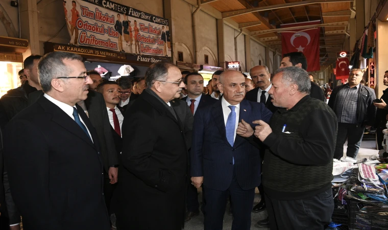 Bakan Özhaseki ve Başkan Güngör, Kapalı Çarşı Esnafıyla Buluştu
