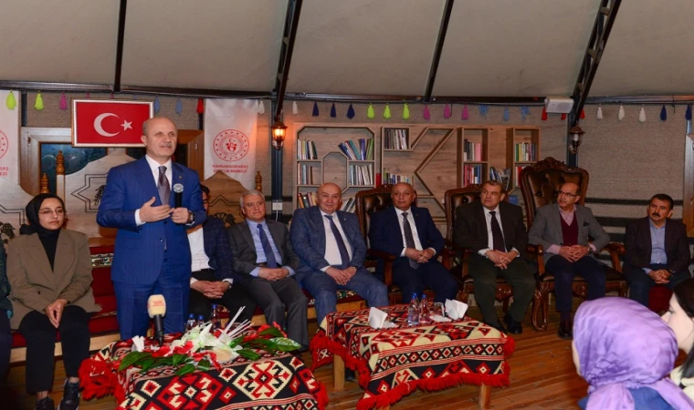 YÖK Başkanı Özvar KSÜ Öğrencileri ile Sahur Yaptı