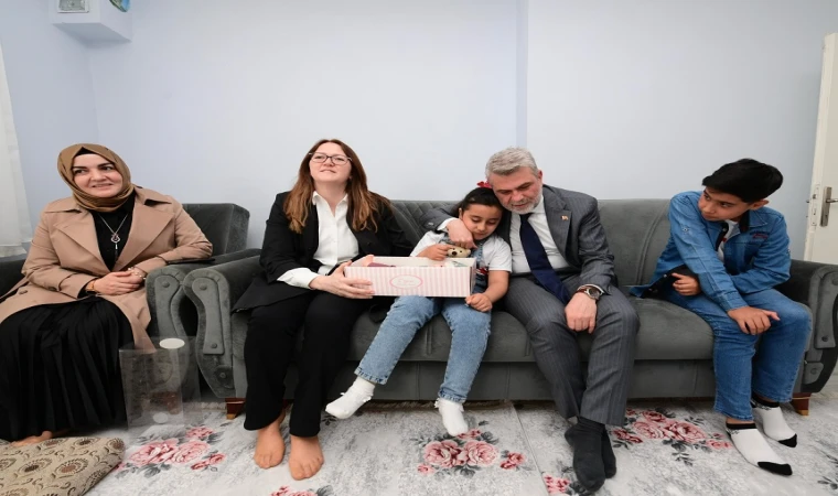 Başkan Görgel, Asrın Felaketinde Ailesini Kaybeden Vatandaşları Ziyaret Etti