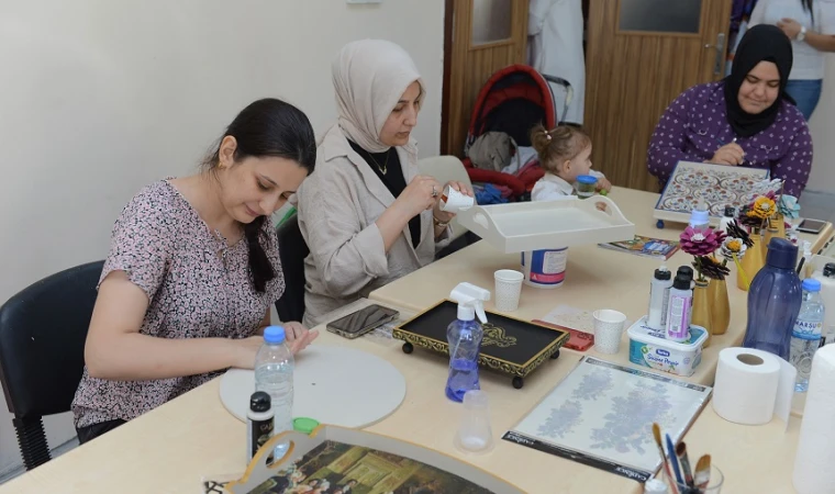 Kadınlar Büyükşehir’in Kurslarında Meslek Ediniyor, Aile Ekonomisine Katkı Sağlıyor