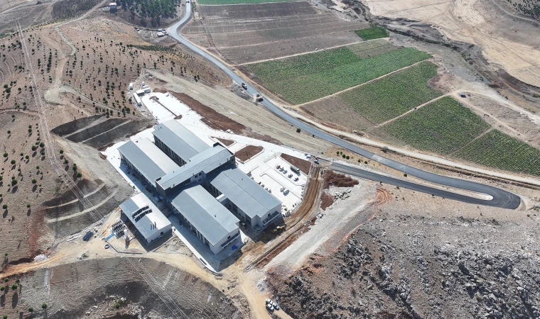 Büyükşehir Türkoğlu’nda Asfalt Çalışmalarını Sürdürüyor