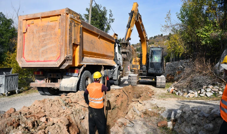 Büyükşehir, Bir Mahallenin Daha İçmesuyu Sorununu Çözüme Kavuşturuyor