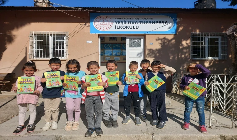 Mobil Kütüphane, Çocuklara Mutluluk Taşımaya Devam Ediyor