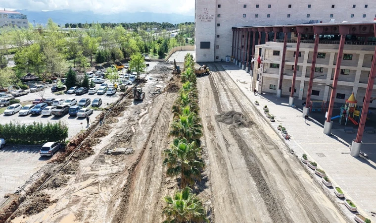 Büyükşehir, Üniversite Hastanesinin Yolunu Yeniliyor