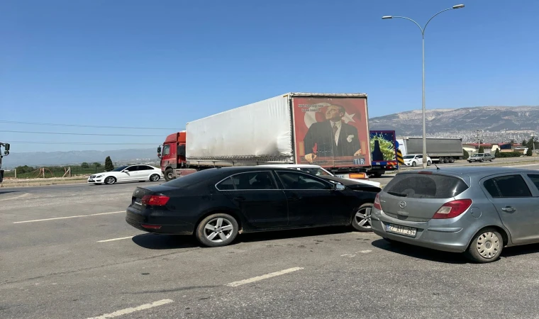 Kahramanmaraş’ta Otomobil Tıra Çarptı: Biri Bebek, 2 Yaralı