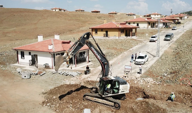 7 İlçe 34 Mahallede Köy Evlerine 240 Milyonluk Altyapı Yatırımı