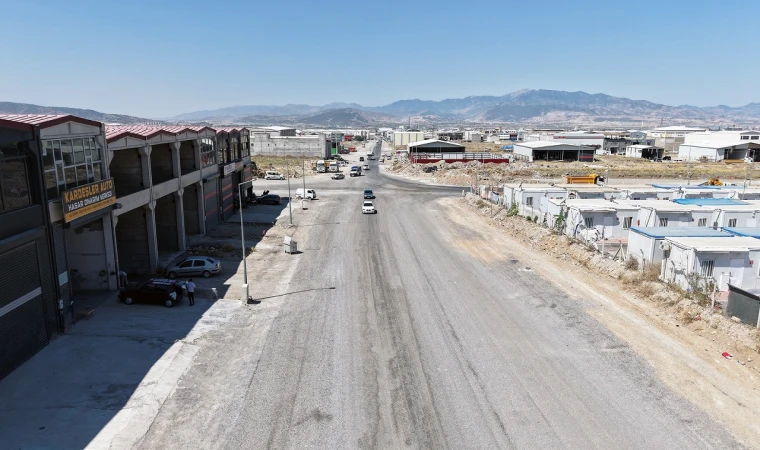 Büyükşehir, Yeni Sanayi Sitesi’ni Etaplar Halinde Asfaltlıyor