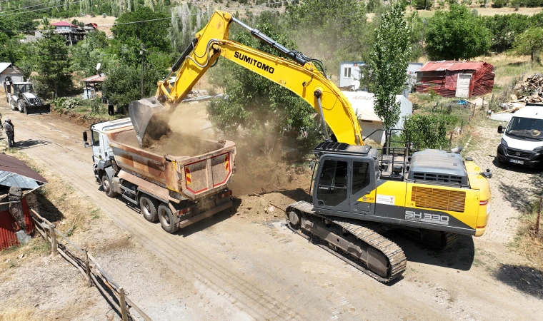 Büyükşehir Göksun Yeniyapan Yolunu Genişletiyor