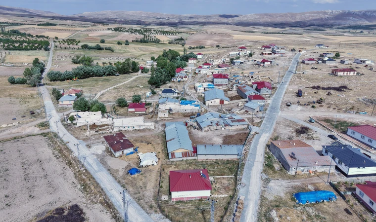 Elbistan Beyyurdu’nda Yollar Büyükşehirle Yenileniyor