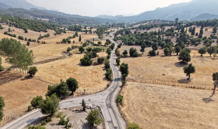 Rıfatiye’nin Yol Sorunu Büyükşehir’le Tarihe Kavuştu