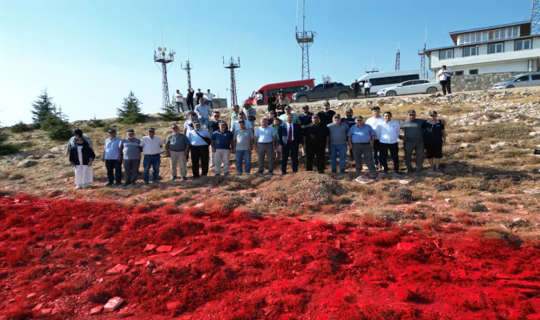 Başkan Toptaş, dünyanın en büyük bayrağını şehit aileleri ve gazilerle tamamladı