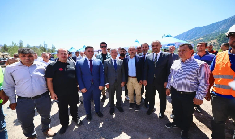 Başkan Toptaş; Yeniden inşa sürecini binalardan ibaret görmedik