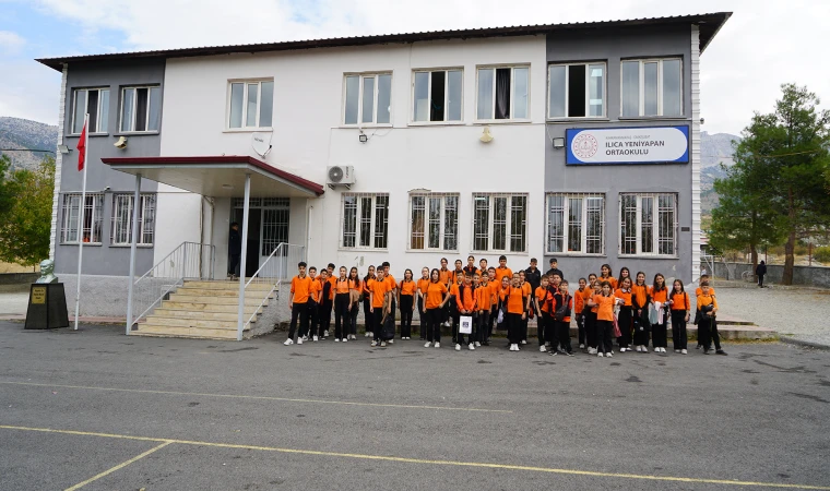 Ilıca’dan Gelen Öğrenciler Kitapların Büyülü Dünyasını Keşfetti