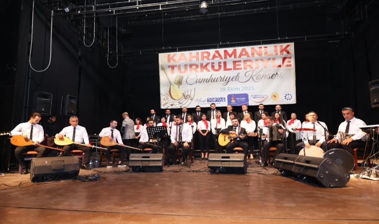 Onikişubat Belediyesi’nin Kahramanlık Türküleriyle Cumhuriyet Konseri’ne yoğun ilgi