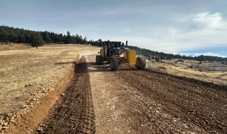 Kazanlıpınar’da Sathi Kaplama Öncesi Zemin İyileştirme Çalışmaları Sürüyor