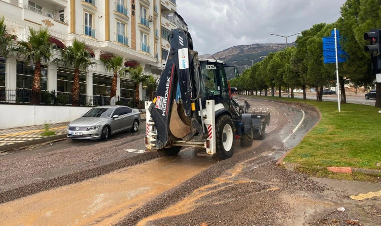 Büyükşehir Sahada Müdahalelerini Sürdürüyor